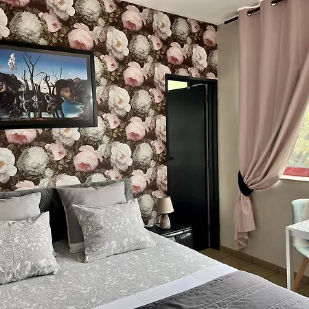 Hotel Haras Des Chartreux 3*