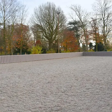 Haras Des Chartreux 호텔 3*